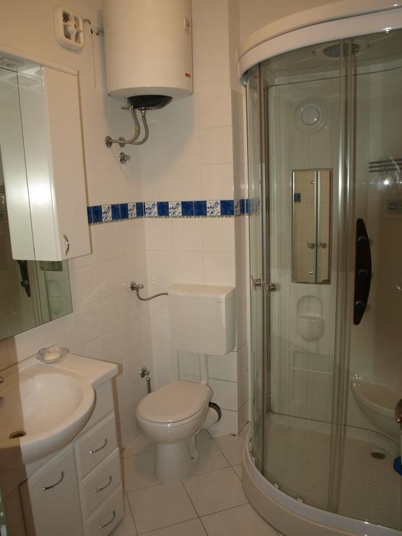 Hill House Marija Apartment คอมีชา ภายนอก รูปภาพ
