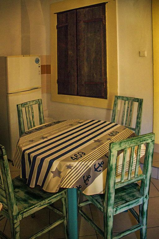Hill House Marija Apartment คอมีชา ภายนอก รูปภาพ