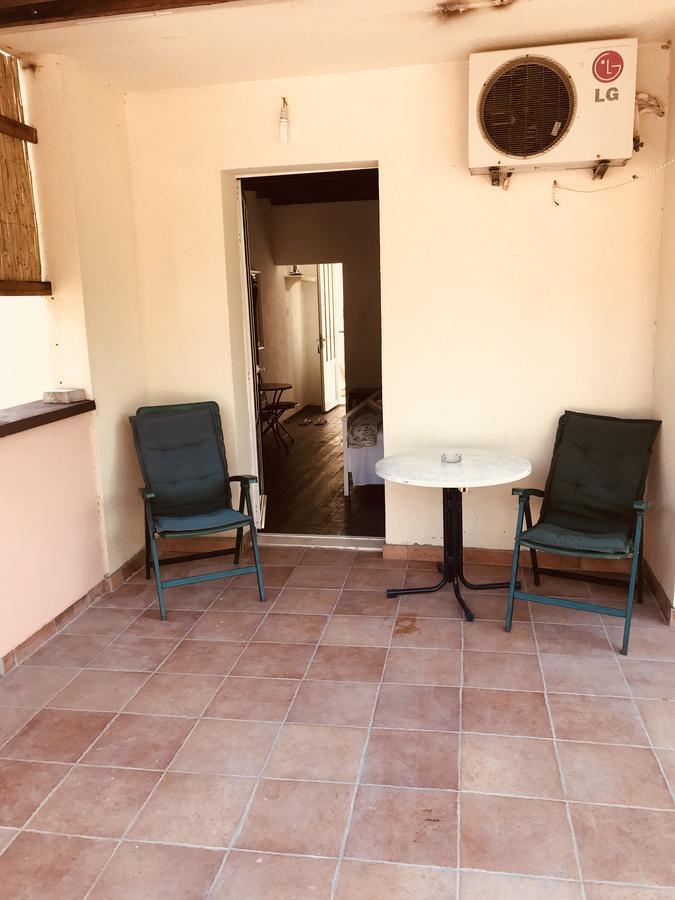 Hill House Marija Apartment คอมีชา ภายนอก รูปภาพ