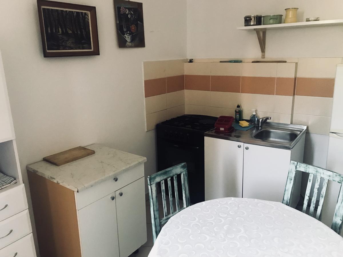 Hill House Marija Apartment คอมีชา ภายนอก รูปภาพ
